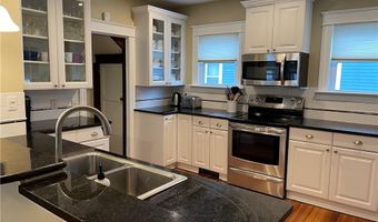 35 Annandale Rd, Newport, RI 02840