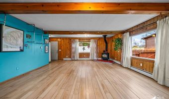 8024 Wisteria St, Anchorage, AK 99502