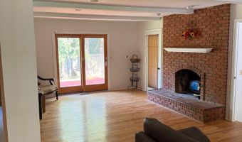 3925 Waldenwood Dr, Ann Arbor, MI 48105