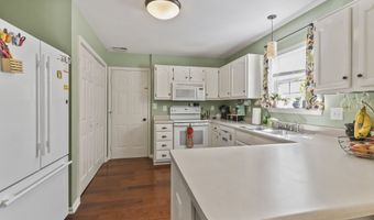 8320 Lake Tree Ln, Indianapolis, IN 46217