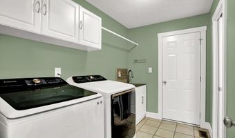 6686 Woodcrest Dr, Avon, IN 46123