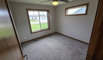 1309 18th St NE, Austin, MN 55912
