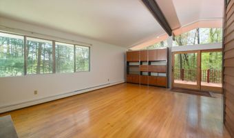 87 Pleasant Dr, Bethany, CT 06524