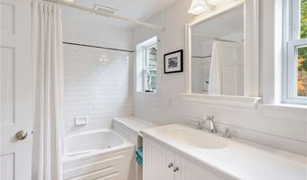 140 Connection St, Newport, RI 02840