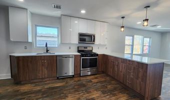 105 Summit Ave, Belford, NJ 07718