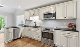 287 S Bear Hill Rd, Chaplin, CT 06235