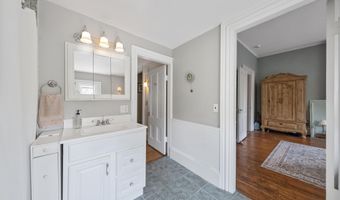 208 High St, Belfast, ME 04915