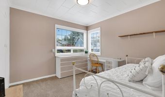 15 AUBURN Ave, Astoria, OR 97103