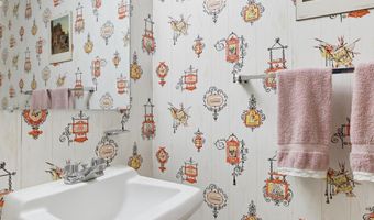 8350 GLASTONBURY Ct, Annandale, VA 22003