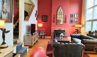 15 Hammersmith Rd #14, Newport, RI 02840