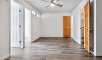 1215 Alexander St 204, Honolulu, HI 96826