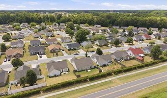 3675 Highland Dr, Ayden, NC 28513