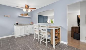 690 W Willow Gln, Addison, IL 60101