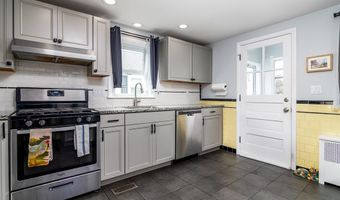 76 Burbank St, Cranston, RI 02910