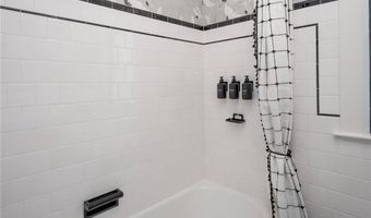 26 Vernon Ave, Newport, RI 02840