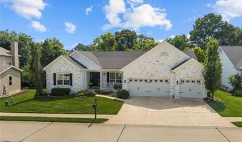 1136 New Ballwin Oaks Dr, Ballwin, MO 63021