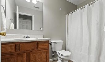 806 Deer Ridge Xing, Auburn, IN 46706