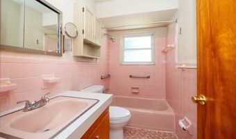1031 N Maple Rd, Ann Arbor, MI 48103