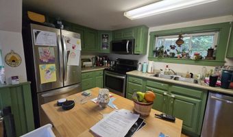 20 Moosehorn Rd, Abbot, ME 04406