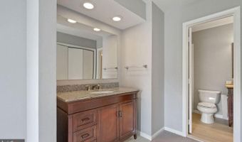2522- D S ARLINGTON MILL Dr 4, Arlington, VA 22206
