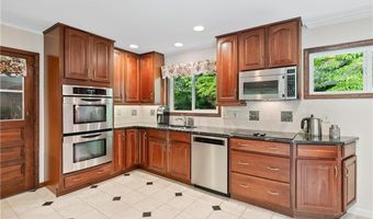 2760 Caraway Dr, Tucker, GA 30084