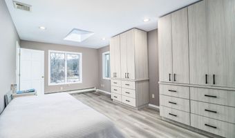 38 N Lake Shore Dr, Brookfield, CT 06804