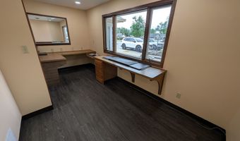 305 E 38th St, Anderson, IN 46013