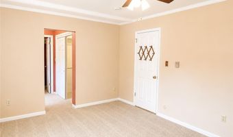 32 W Sylvan Dr, Allen, PA 18067