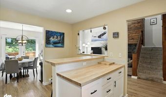6622 Lakeway Dr, Anchorage, AK 99502