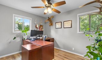 306 E Maple St, Beresford, SD 57004