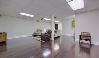 101 S 7TH St, Akron, PA 17501