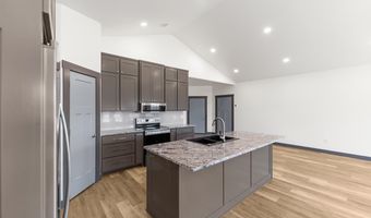 205 Lindsey Ave, Adair, OK 74330