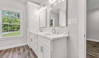 212 Hugo St, Bay St. Louis, MS 39520