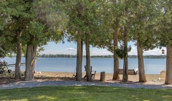 16 Macomber Pt, Alburgh, VT 05440