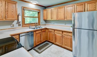 5514 Meadowood Dr, Fitchburg, WI 53711
