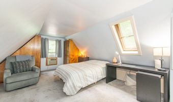 4 Warren St, Bayonne, NJ 07035