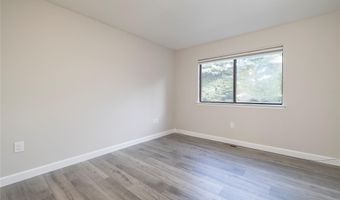 615 Broadway 63, Amityville, NY 11701