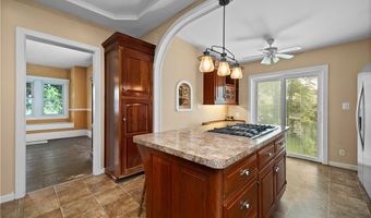 136 Lincoln St, Amherst, OH 44001