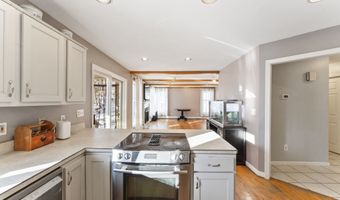 704 Cherry Brook Rd, Canton, CT 06019