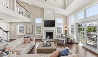 141 30th St, Avalon, NJ 08202