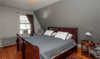 17 Lincoln St, Newport, RI 02840