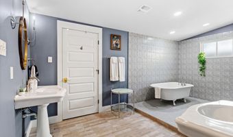 782 Water St, Biloxi, MS 39530