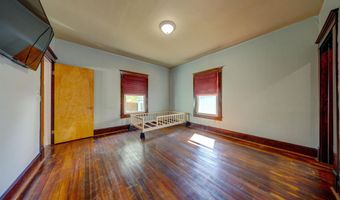 805 W 4th St, Bicknell, IN 47512