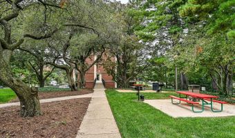 1300 ARMY NAVY Dr 425, Arlington, VA 22202