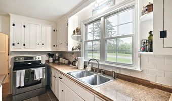 6927 YORK Rd, Abbottstown, PA 17301
