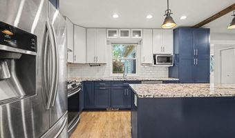 646 Center Dr, Ann Arbor, MI 48103