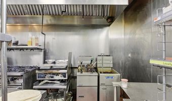 651 W Main Rd, Middletown, RI 02842