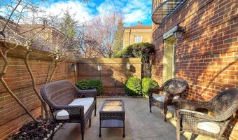 1113 N PITT St #1A, Alexandria, VA 22314