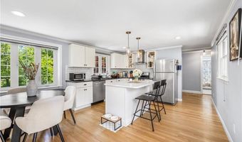 64 Dean St, Cranston, RI 02920