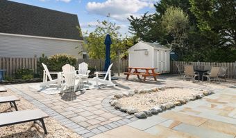 17 E 14TH St, Barnegat Light, NJ 08006